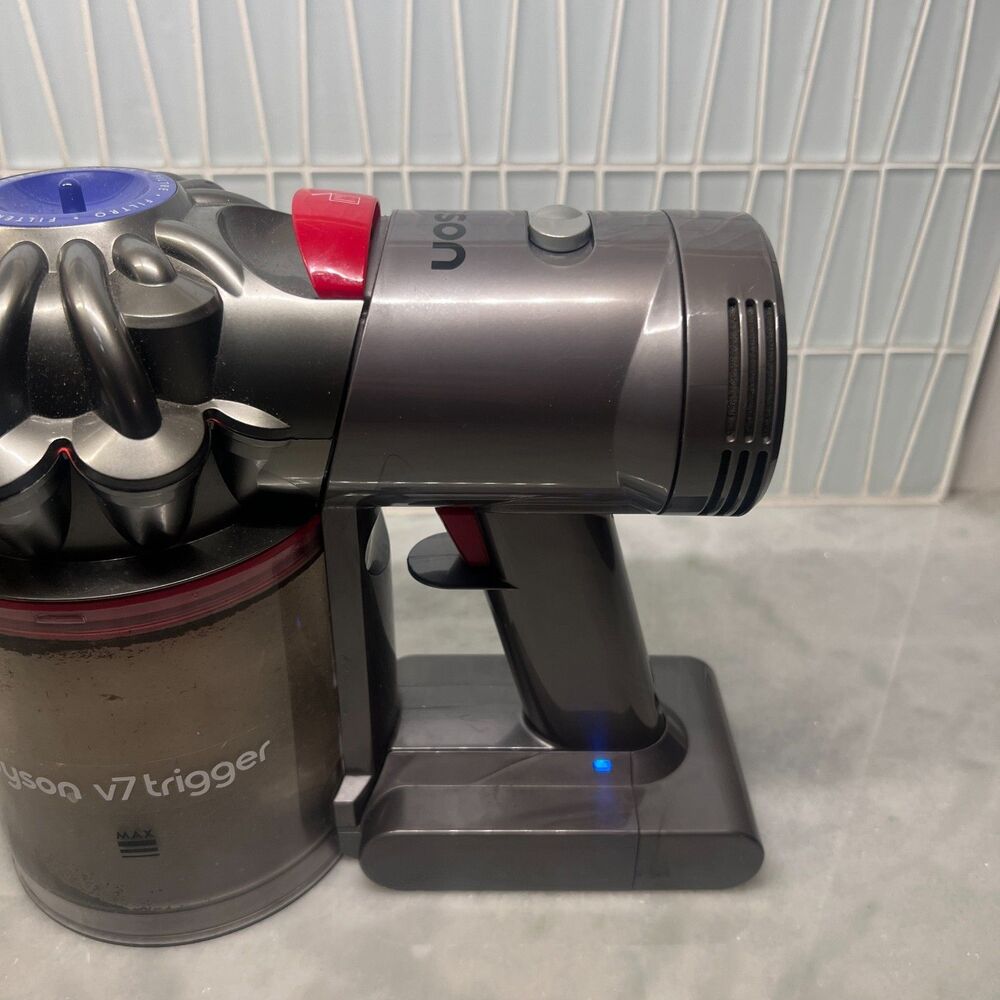 Dyson V7 Trigger SV11 Handheld Cordless Vacuum Battery + Tool AS-IS Untested Rea - Picture 3 of 9